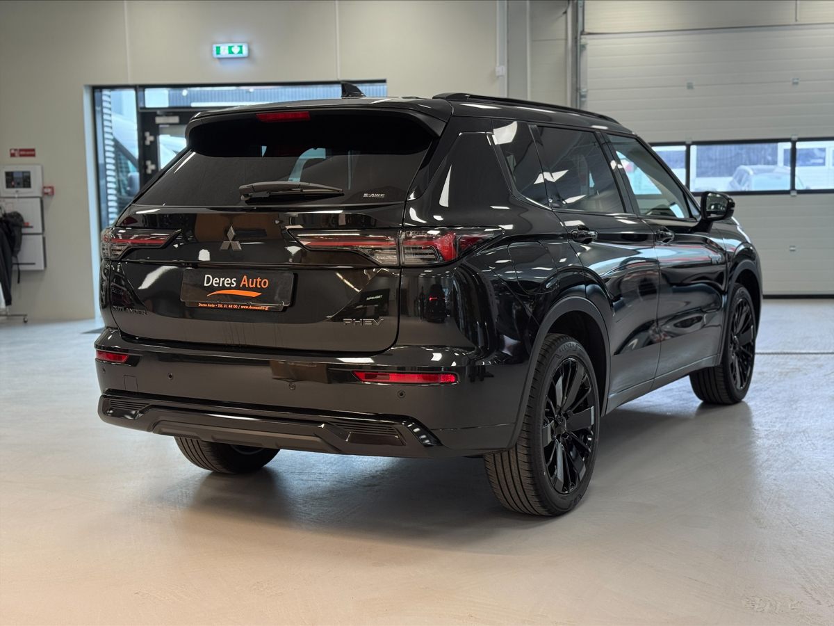 Mitsubishi Outlander 2,4 PHEV Instyle + Black Edition årg. 2026